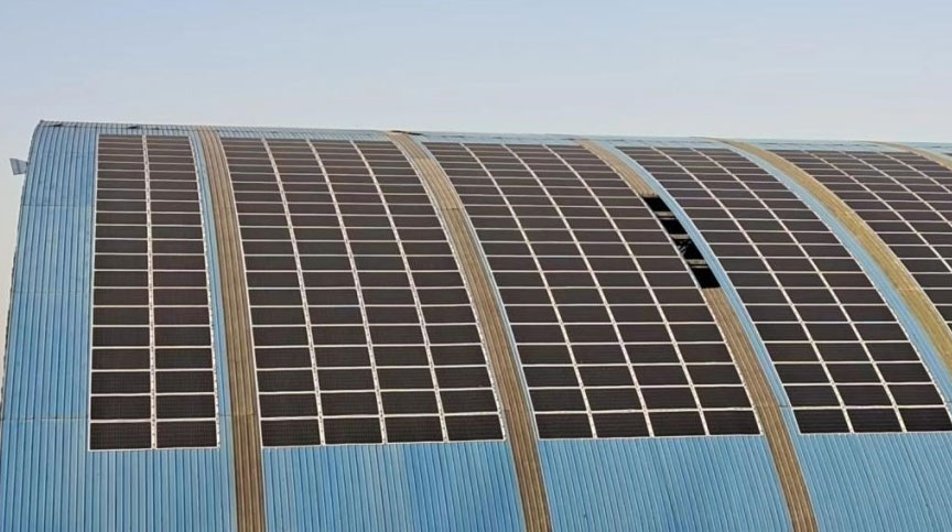 首個(gè)拱形礦區(qū)煤棚項(xiàng)目 | 日托輕柔組件解決拱形屋頂安裝難題